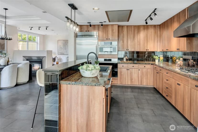 Property photo for 17 W Mercer Street #th7, Seattle photo 7
