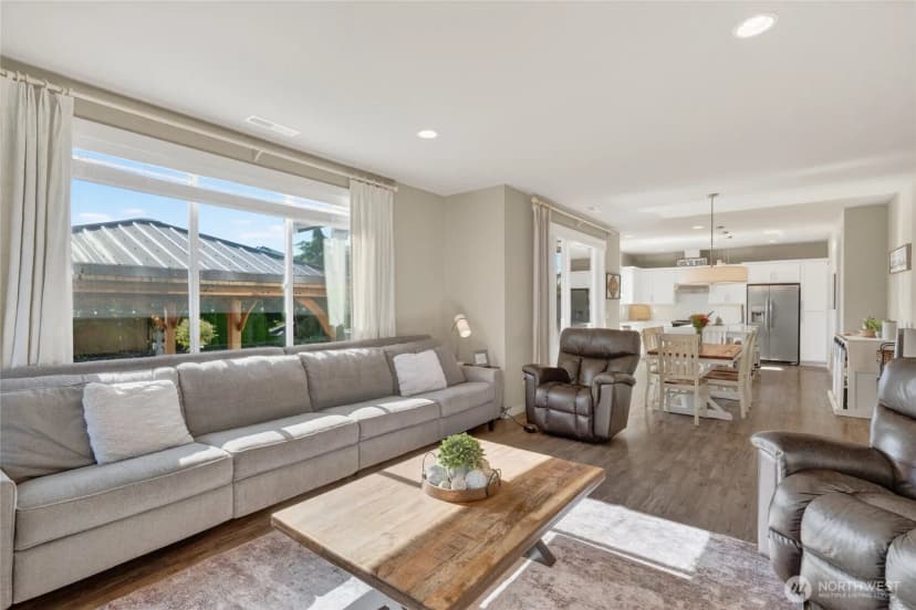 Property photo for 843 Katelyn Court, Burlington photo 15