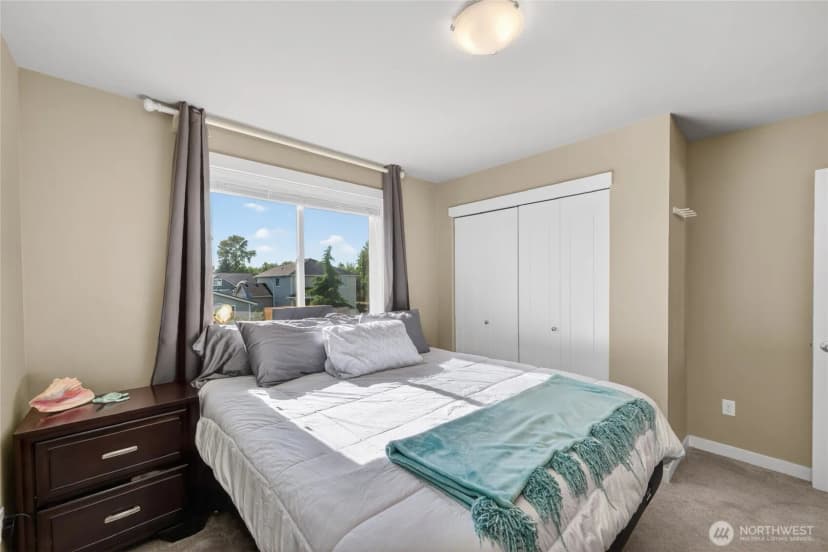 Property photo for 843 Katelyn Court, Burlington photo 27