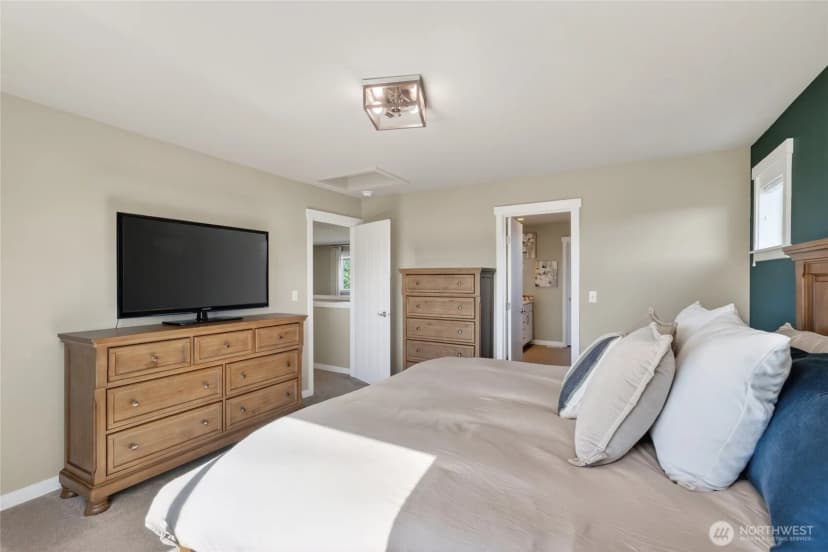Property photo for 843 Katelyn Court, Burlington photo 30