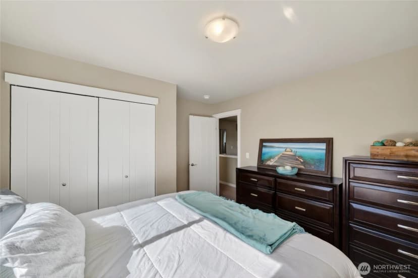 Property photo for 843 Katelyn Court, Burlington photo 26