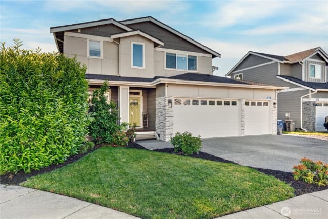 Property photo for 843 Katelyn Court, Burlington photo 2