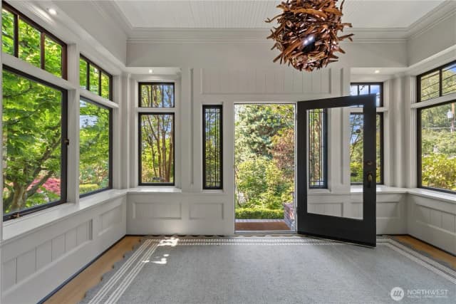 Property photo for 1108 Harvard Avenue E, Seattle photo 5