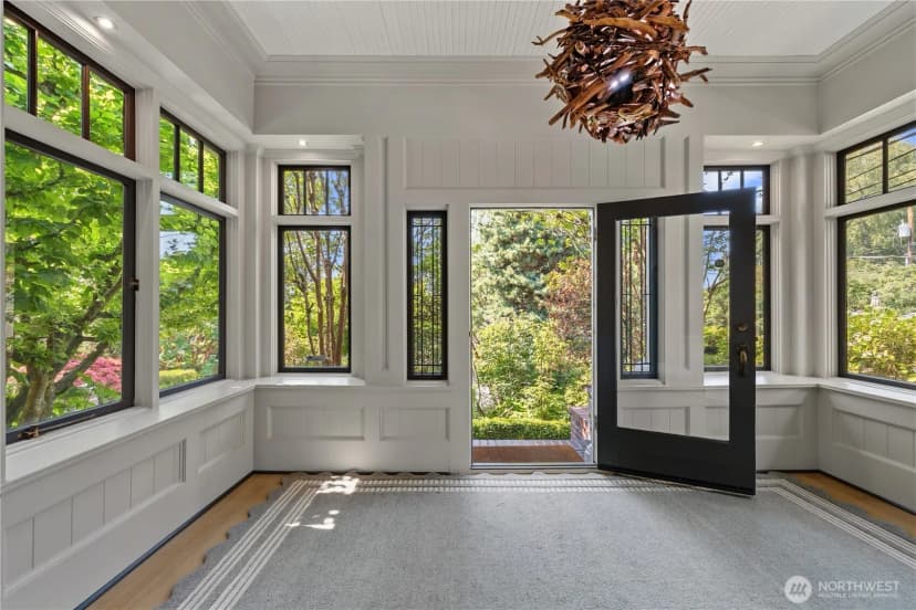 Property photo for 1108 Harvard Avenue E, Seattle photo 5