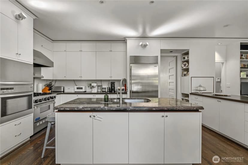 Property photo for 1108 Harvard Avenue E, Seattle photo 17