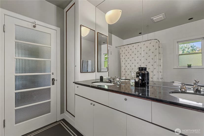 Property photo for 1108 Harvard Avenue E, Seattle photo 28