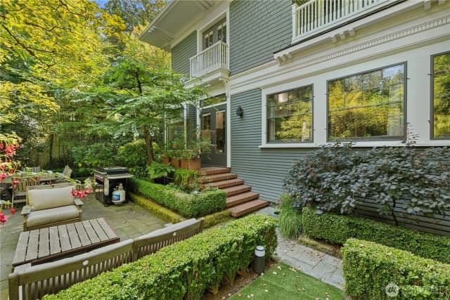 Property photo for 1108 Harvard Avenue E, Seattle