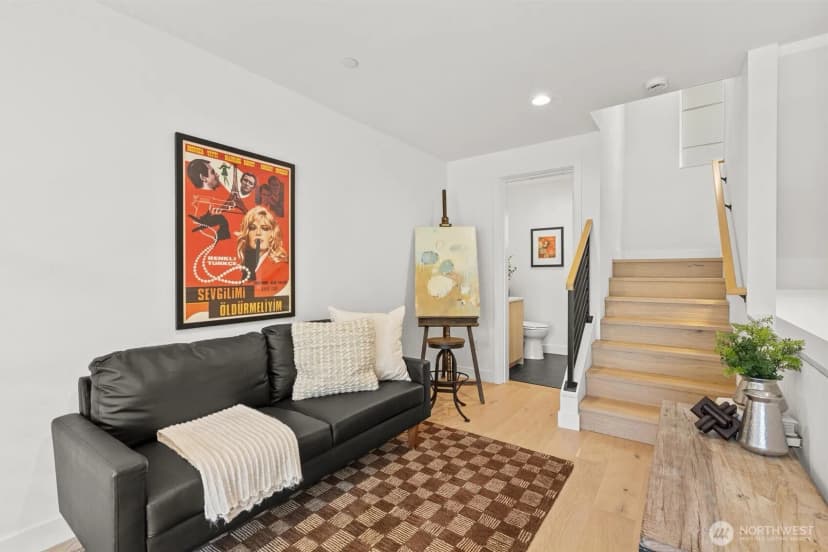 Property photo for 222 10th Avenue E #d, Seattle photo 12
