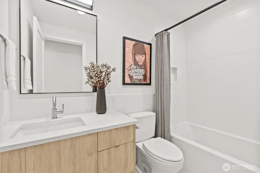 Property photo for 222 10th Avenue E #d, Seattle photo 24