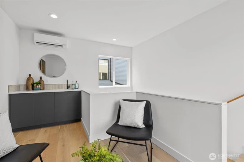 Property photo for 222 10th Avenue E #d, Seattle photo 26