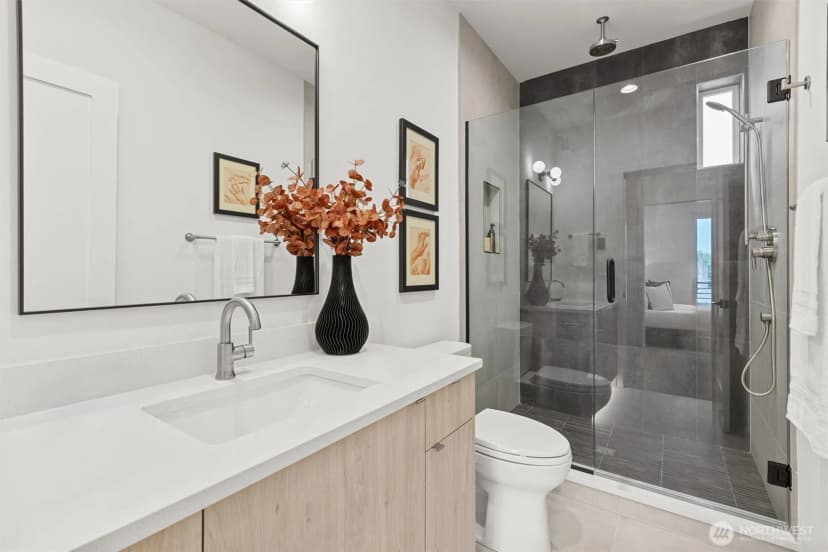 Property photo for 222 10th Avenue E #d, Seattle photo 20