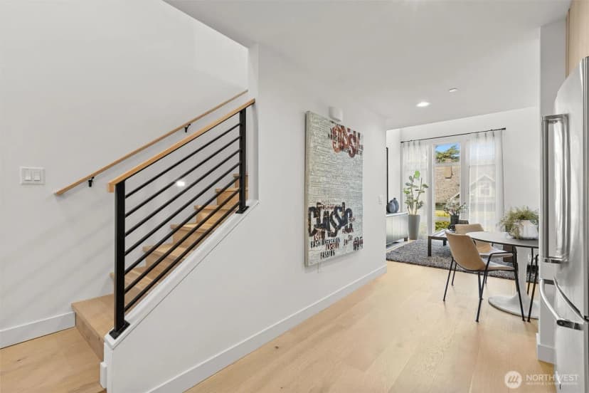 Property photo for 222 10th Avenue E #d, Seattle photo 10