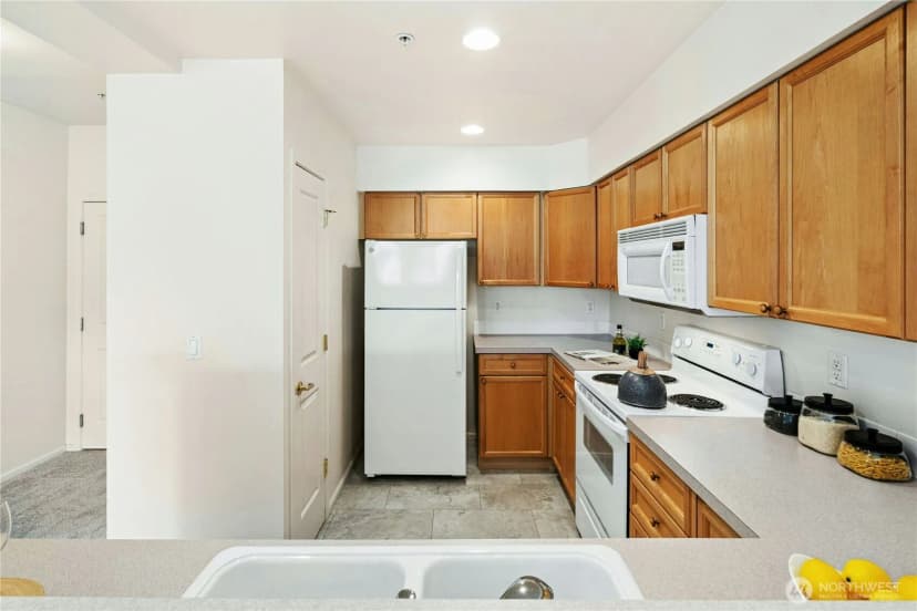 Property photo for 2244 132nd Avenue Se #b208, Bellevue photo 13