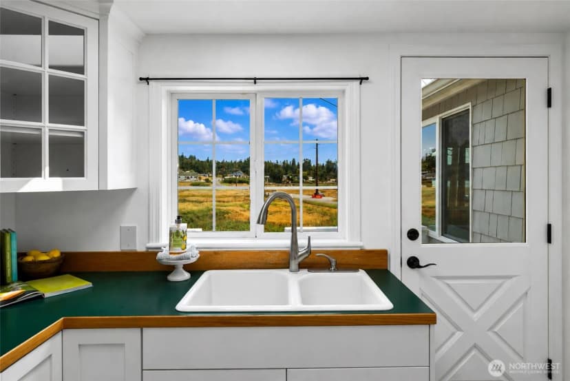 Property photo for 13327 Satterlee Road, Anacortes photo 8