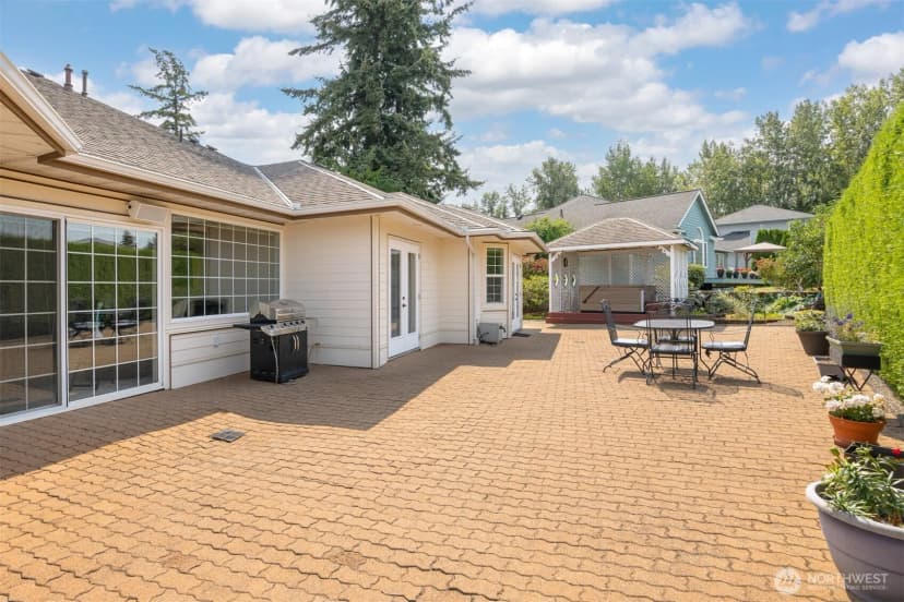 Property photo for 911 E Pacificview Drive, Bellingham photo 9