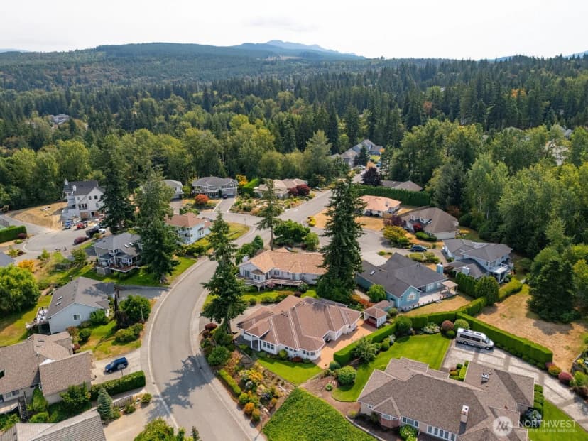 Property photo for 911 E Pacificview Drive, Bellingham photo 4
