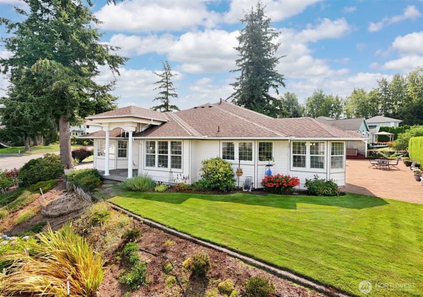 Property photo for 911 E Pacificview Drive, Bellingham