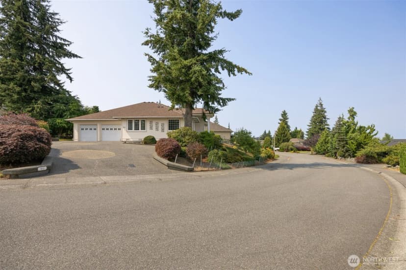 Property photo for 911 E Pacificview Drive, Bellingham photo 6