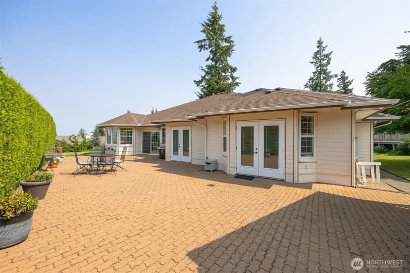 Property photo for 911 E Pacificview Drive, Bellingham photo 10