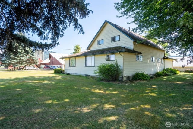 Property photo for 4927 Jones Road, Sumas photo 5