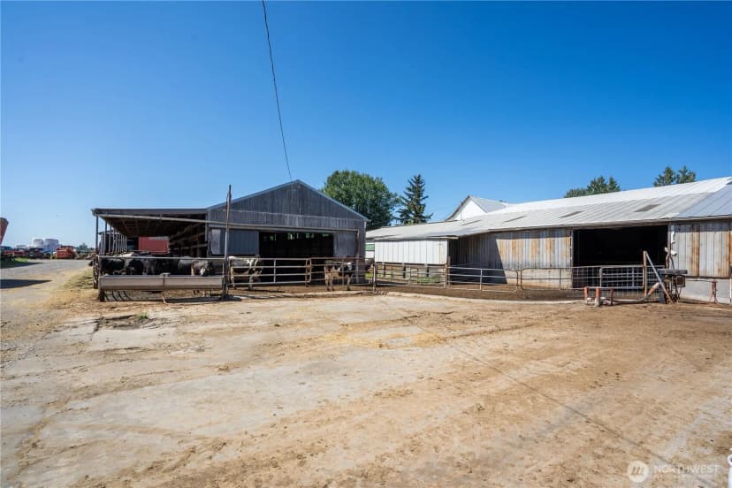 Property photo for 4927 Jones Road, Sumas photo 17