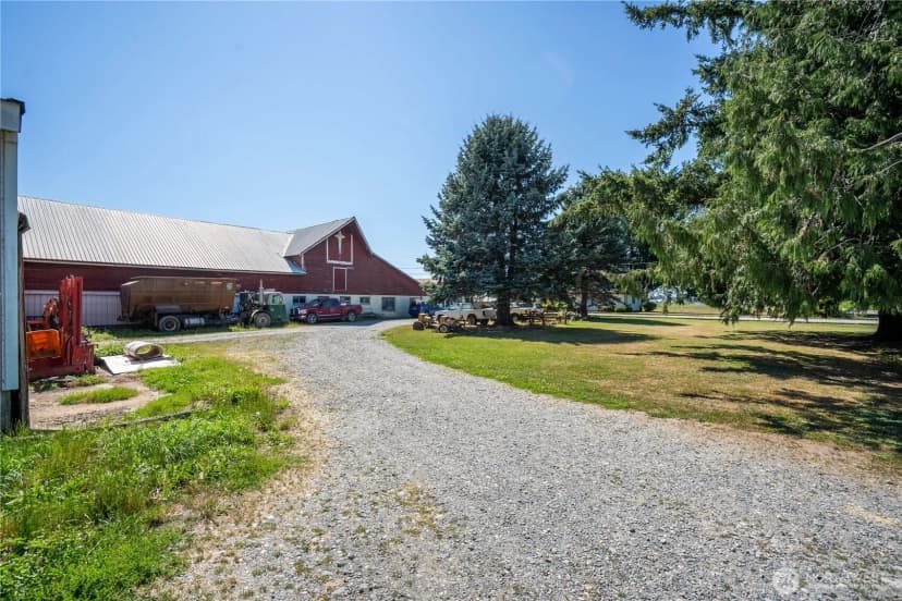 Property photo for 4927 Jones Road, Sumas photo 25