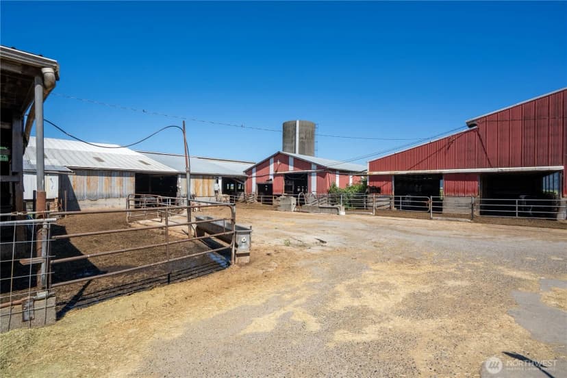 Property photo for 4927 Jones Road, Sumas photo 14