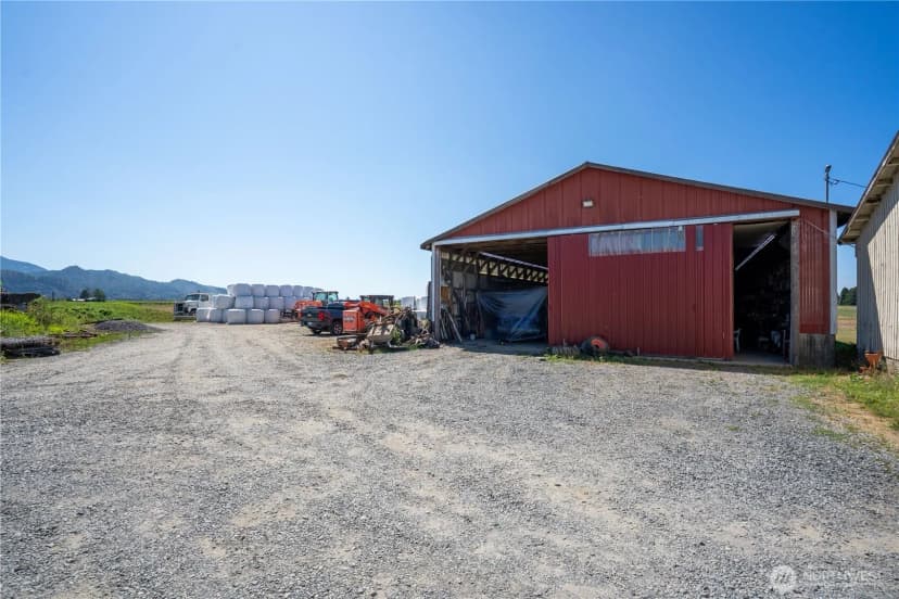 Property photo for 4927 Jones Road, Sumas photo 10