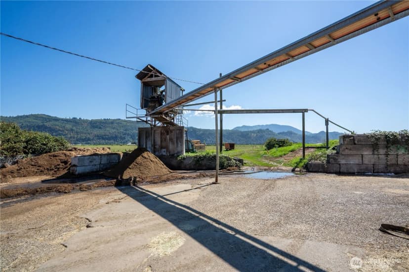 Property photo for 4927 Jones Road, Sumas photo 16