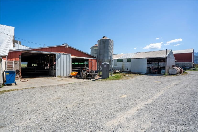 Property photo for 4927 Jones Road, Sumas photo 8