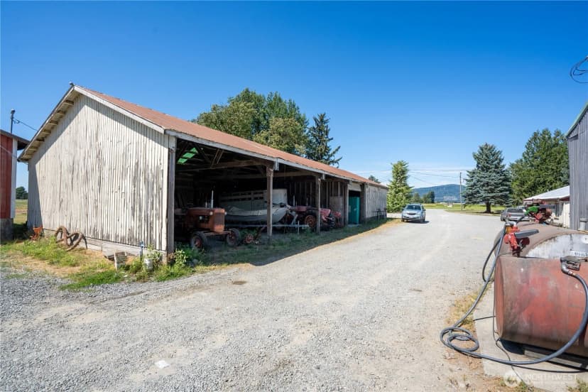 Property photo for 4927 Jones Road, Sumas photo 9