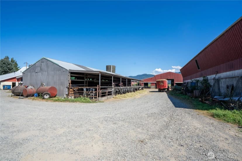 Property photo for 4927 Jones Road, Sumas photo 12