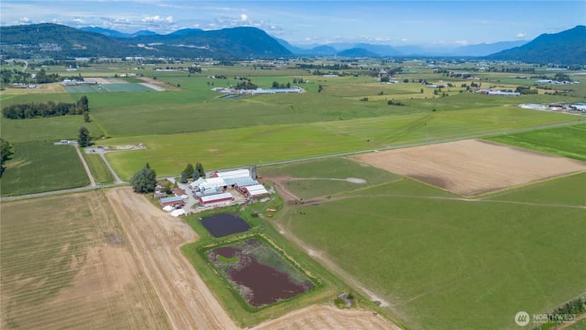Property photo for 4927 Jones Road, Sumas photo 31