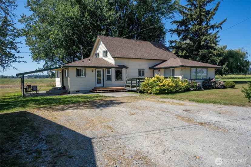 Property photo for 4927 Jones Road, Sumas photo 3
