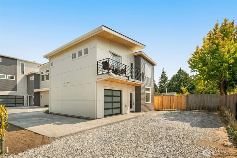 Property photo for 9251 Palatine Avenue N #c, Seattle photo 26