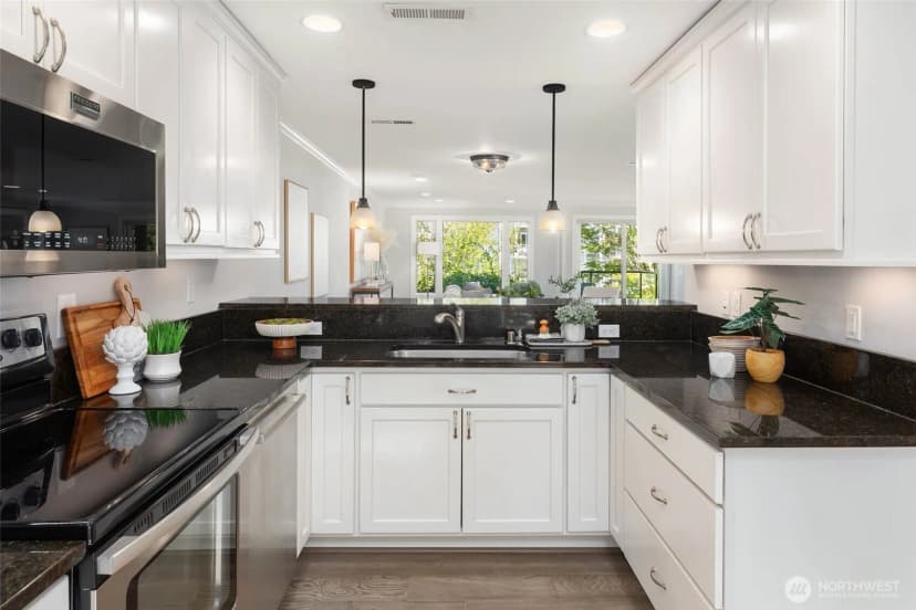 Property photo for 6121 Ne 175th Street #c201, Kenmore photo 13