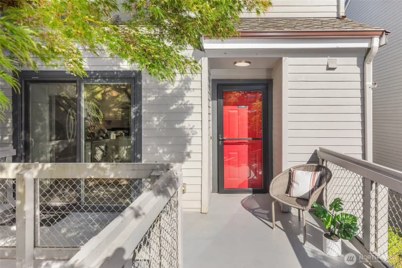 Property photo for 6121 Ne 175th Street #c201, Kenmore photo 11