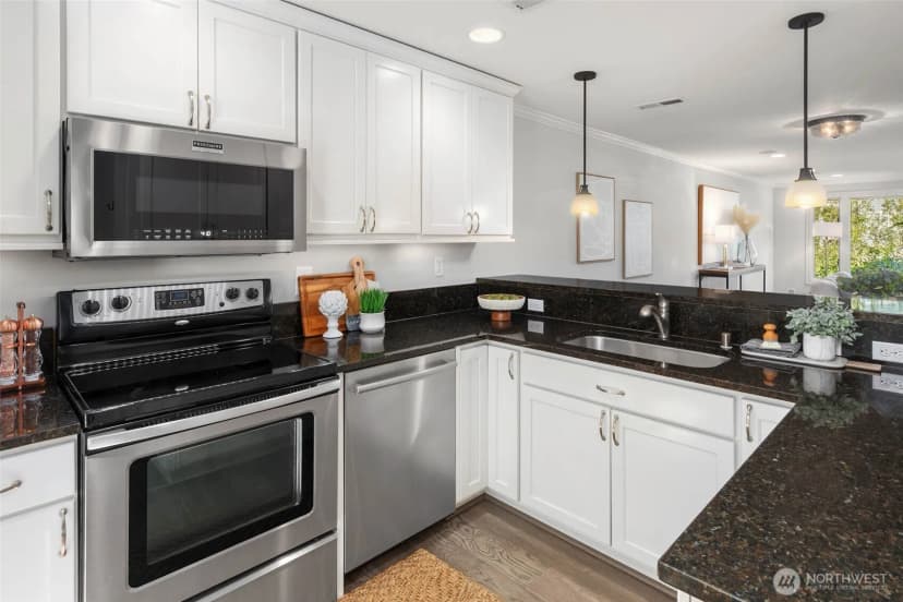 Property photo for 6121 Ne 175th Street #c201, Kenmore photo 17