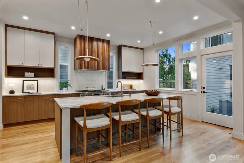 Property photo for 2010 Mcgilvra Boulevard E, Seattle photo 10
