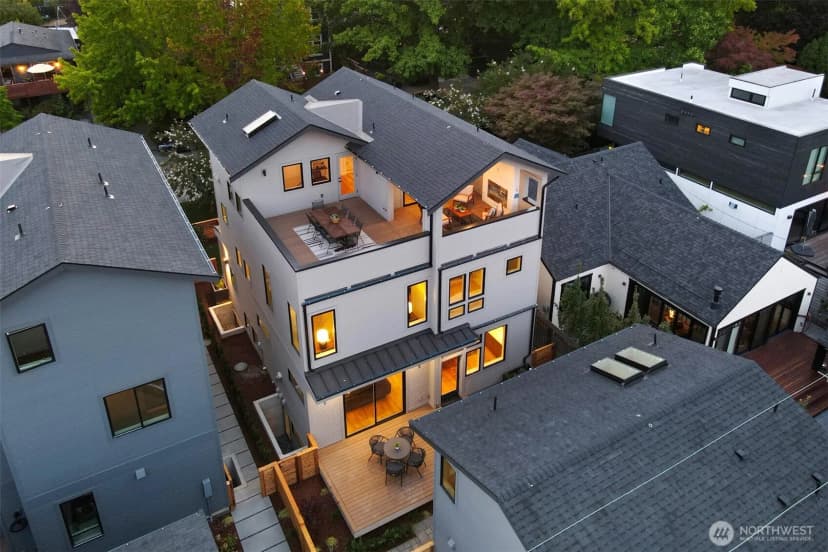 Property photo for 2010 Mcgilvra Boulevard E, Seattle photo 33