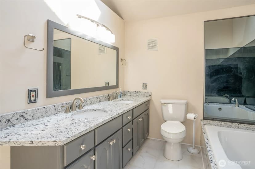 Property photo for 5724 Ne Puget Beach Road Ne, Olympia photo 19