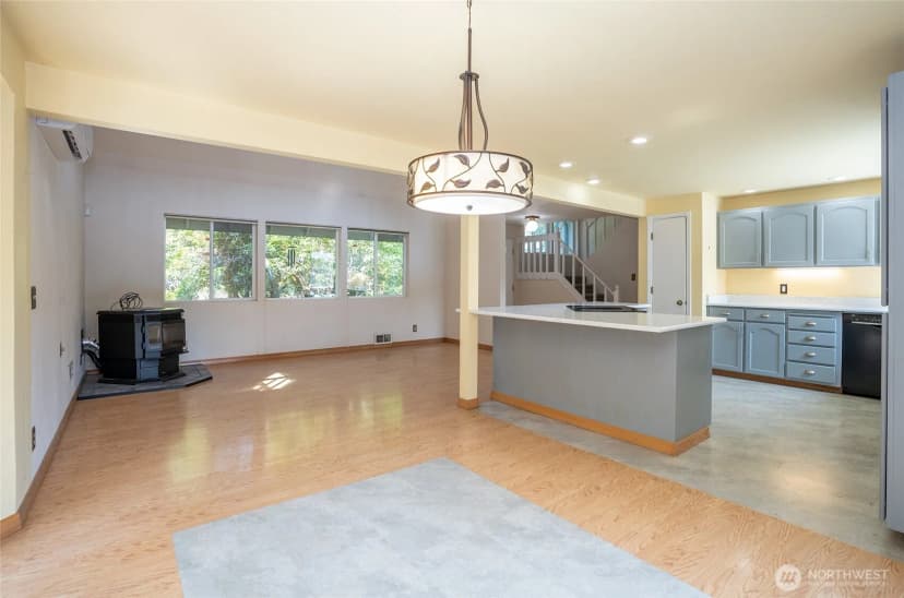 Property photo for 5724 Ne Puget Beach Road Ne, Olympia photo 12