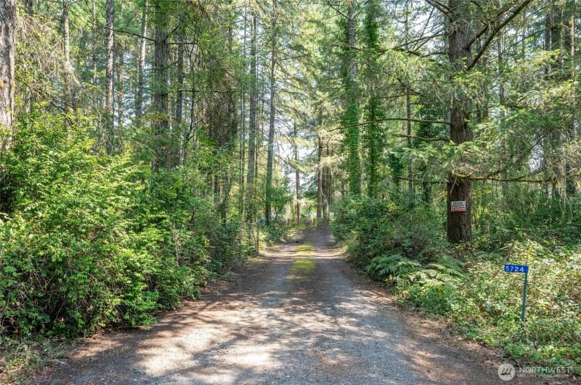 Property photo for 5724 Ne Puget Beach Road Ne, Olympia photo 5