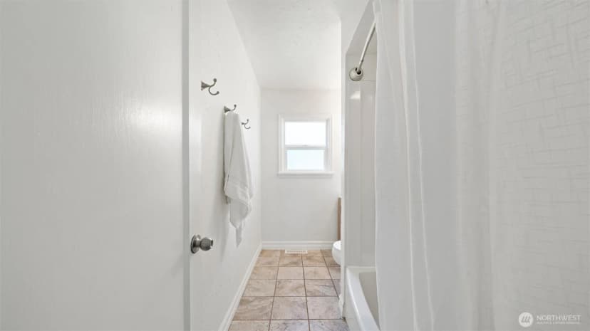 Property photo for 211 Se 4th Street, College Place photo 12