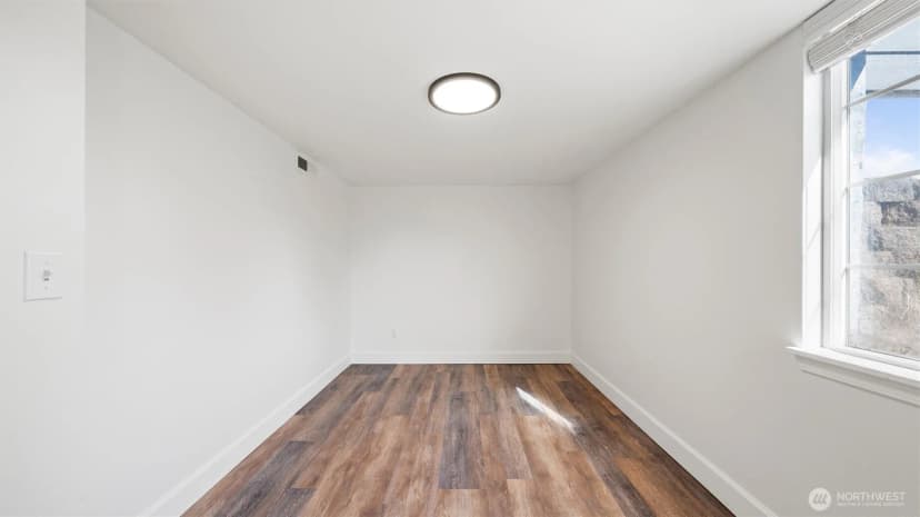 Property photo for 211 Se 4th Street, College Place photo 18