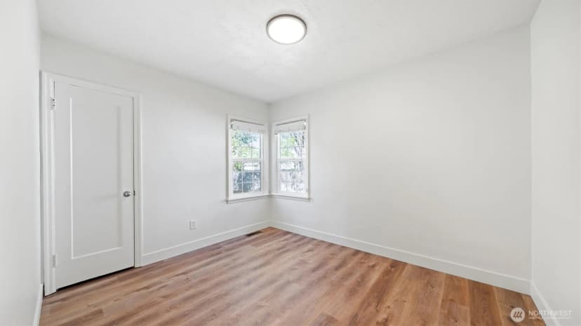 Property photo for 211 Se 4th Street, College Place photo 14