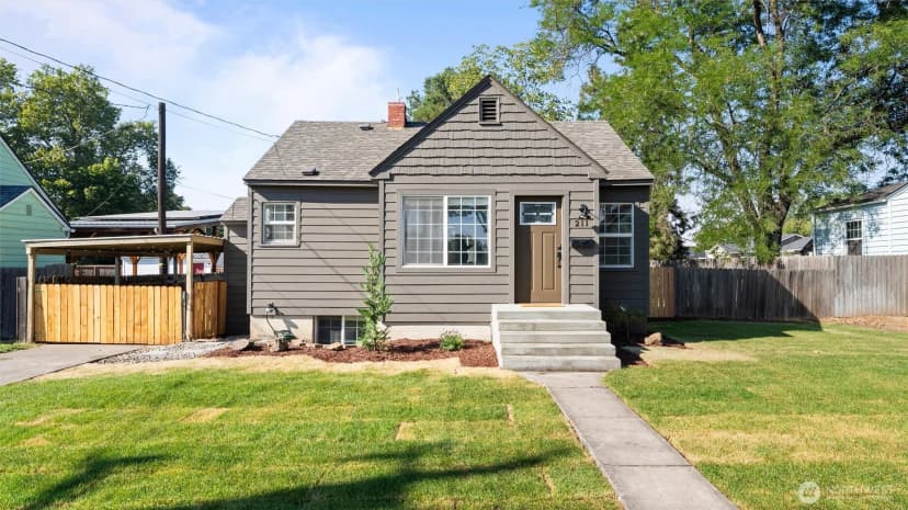 Property photo for 211 Se 4th Street, College Place