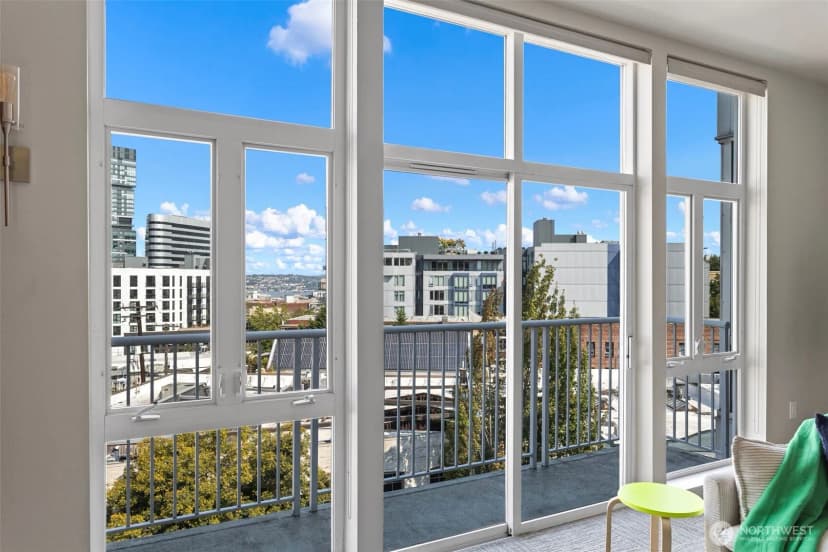 Property photo for 303 E Pike St #602, Seattle photo 2