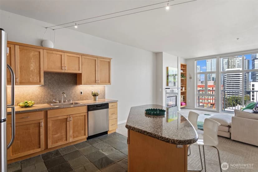 Property photo for 303 E Pike St #602, Seattle photo 7