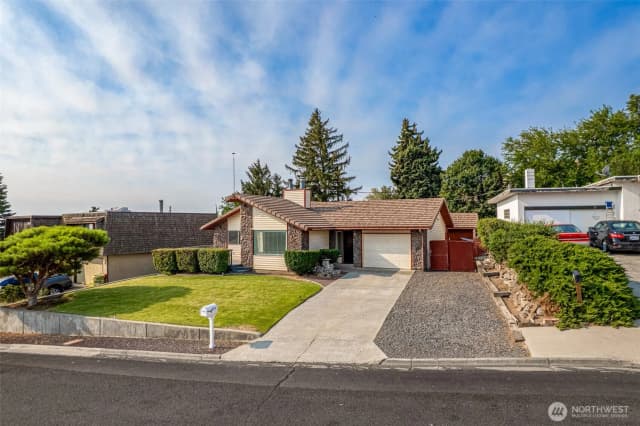 Property photo for 315 Maringo Road, Ephrata